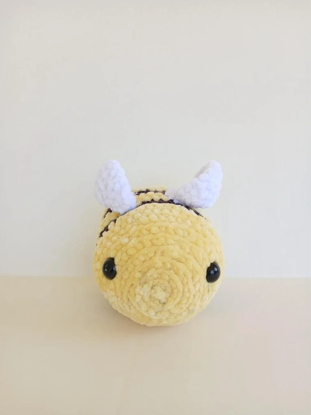 Handmade 5 inch crochet bee plushie - Picture 5 of 9